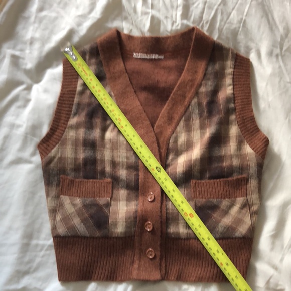 Sadie - Plaid Wool Vest 🧺 - Picture 7 of 11